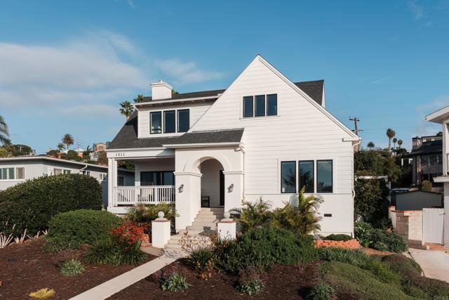 1011 Devonshire Drive, San Diego CA: https://media.crmls.org/mediaz/6e6b35bb-9458-4973-83c6-3110e89a1520.jpg