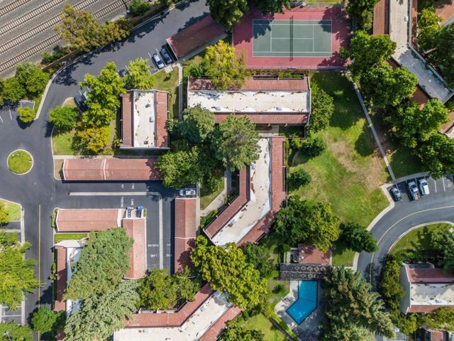 999 W Evelyn Terrace, Sunnyvale CA: https://media.crmls.org/mediaz/6e6c0d02-39c0-4577-bf0e-672b89b4eb57.jpg