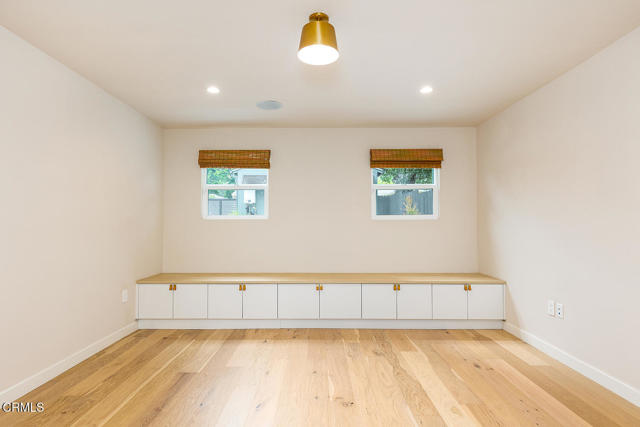 987 Bell Street, Pasadena CA: https://media.crmls.org/mediaz/6e6c56d1-144d-4e75-9805-037474aa62d8.jpg