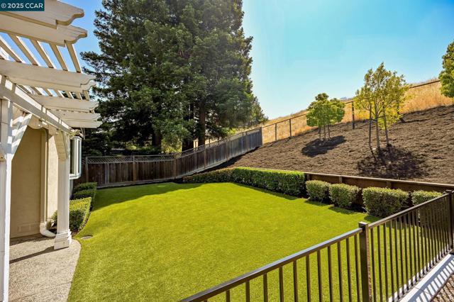 87 Molokai Ct, San Ramon CA: https://media.crmls.org/mediaz/6e6c5d38-5692-4e1b-b870-c1875f2f1891.jpg