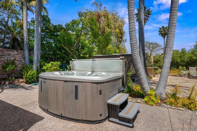 260 27Th St, Del Mar CA: https://media.crmls.org/mediaz/6e6d0bd8-f200-42a6-b54c-8fe7765b7eed.jpg
