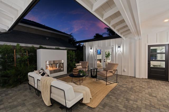 1384 Cynthia Ln, Carlsbad CA: https://media.crmls.org/mediaz/6e6d9d10-1649-4a0e-9db2-7fef4f88250c.jpg
