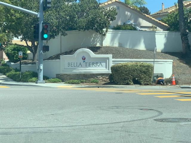 11762 Monte View Ct, El Cajon CA: https://media.crmls.org/mediaz/6e6e5475-925d-4e42-9054-37a580c84912.jpg