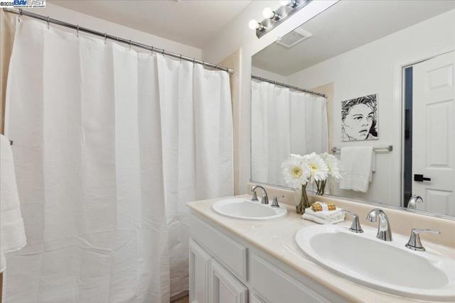 231 Stetson Dr, Danville CA: https://media.crmls.org/mediaz/6e6e6162-65b5-47e3-a772-b31be2d13a3b.jpg