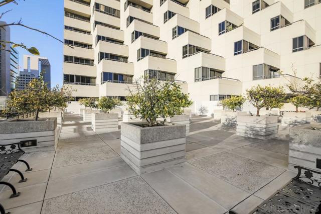 Image 36 of 1 For 700 Front St #1402  1402