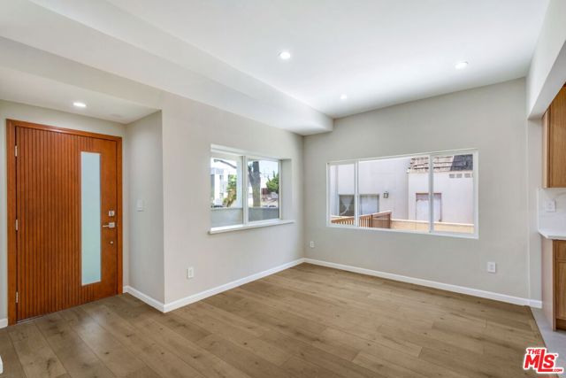 120 W Ellis Avenue, Inglewood CA: https://media.crmls.org/mediaz/6e6eed17-ed9a-459f-ba63-ba0db894acf7.jpg