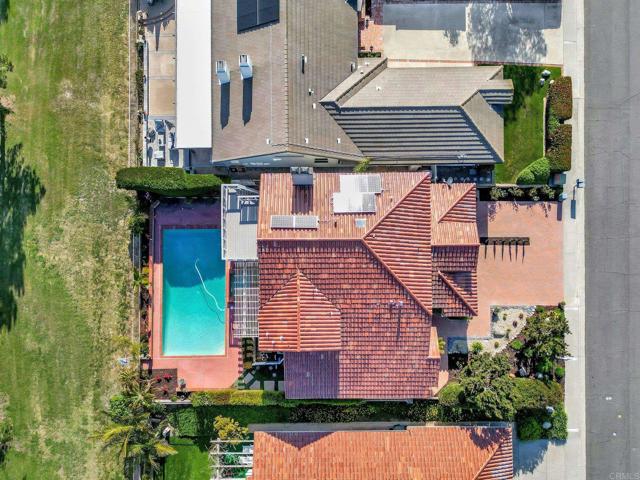 1211 Countrywood Lane, Vista CA: https://media.crmls.org/mediaz/6e6f2e56-4d45-497f-94ff-c51ad21bac6b.jpg