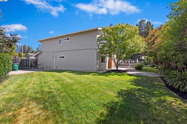 2632 Campeche Ct, San Ramon CA: https://media.crmls.org/mediaz/6e6f4265-c00b-41fd-815d-2a5585021ab1.jpg
