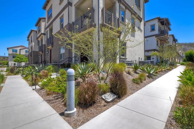 899 Slate Street, San Marcos CA: https://media.crmls.org/mediaz/6e6f8df3-41c5-4082-8593-dd0afe2eff17.jpg