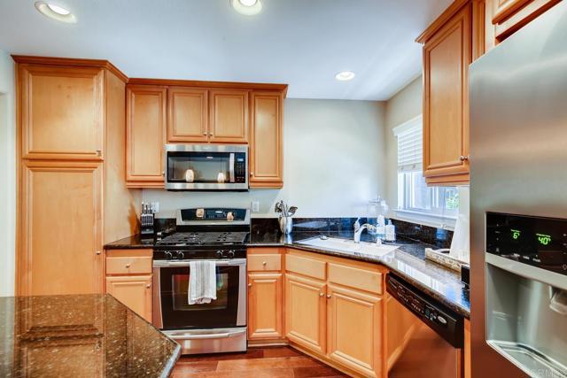 Detail Gallery Image 5 of 31 For 4036 Aidan Ct, Carlsbad,  CA 92008 - 4 Beds | 2/1 Baths