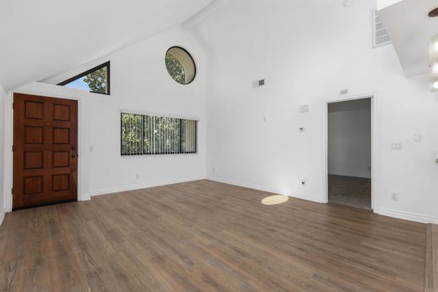 Detail Gallery Image 8 of 42 For 333 Melrose Dr. #F,  Vista,  CA 92083 - 1 Beds | 1 Baths