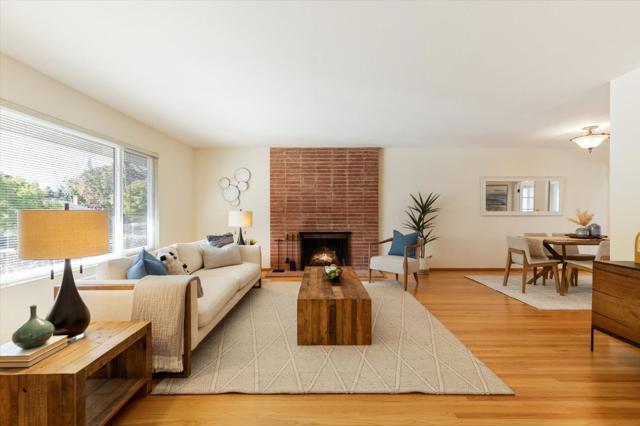 882 Maranta Avenue, Sunnyvale CA: https://media.crmls.org/mediaz/6e72488a-c21c-4248-b4f3-dd2415a9d394.jpg