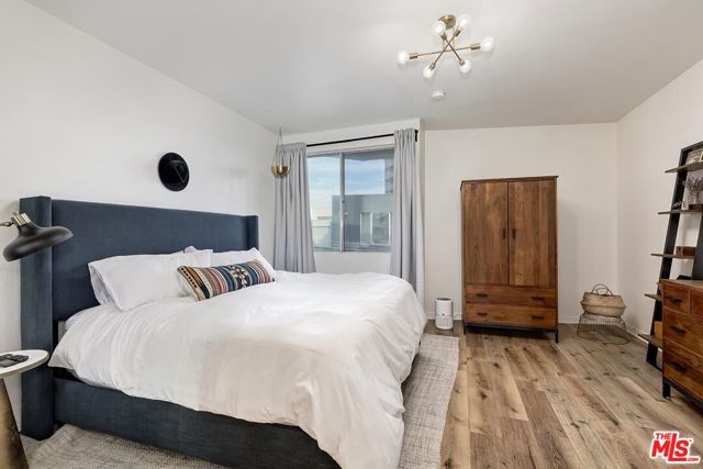 171 N Church Lane, Los Angeles CA: https://media.crmls.org/mediaz/6e724a03-82d4-44d3-8039-7bb0d3b2542b.jpg