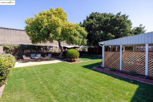 2234 Lobert St, Castro Valley CA: https://media.crmls.org/mediaz/6e72c72d-c422-423e-ad94-0e6e4c21215b.jpg