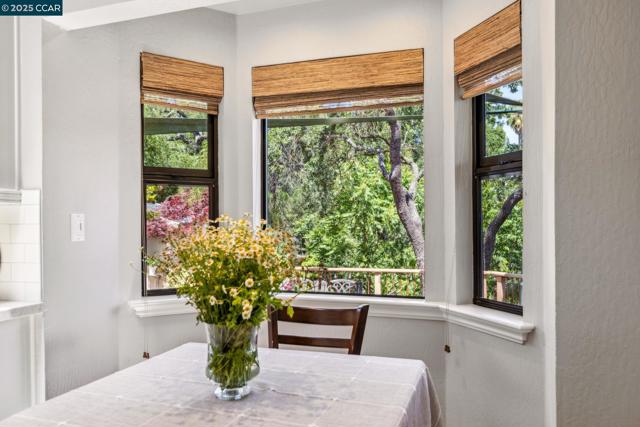 700 Golf Club Way, Pleasant Hill CA: https://media.crmls.org/mediaz/6e73d141-7e6e-411e-ad58-6746f9055128.jpg