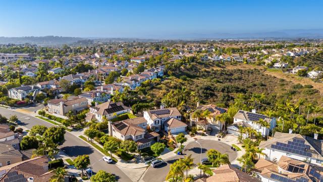10616 Gingerwood Cove, San Diego CA: https://media.crmls.org/mediaz/6e7407d6-3bd2-4902-a824-cce342c4ec93.jpg