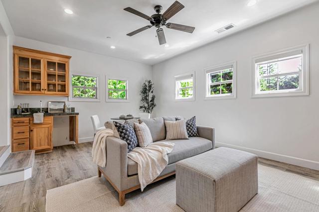 18 Ridgecrest Lane, Scotts Valley CA: https://media.crmls.org/mediaz/6e753279-4d53-4314-87b8-0f9abeb22bbb.jpg