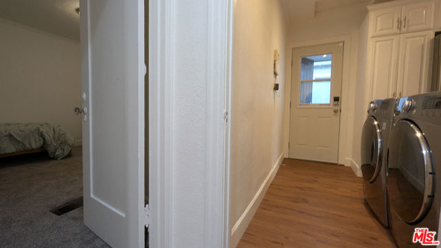 4925 W 20th Street, Los Angeles CA: https://media.crmls.org/mediaz/6e75d851-82b4-4f2d-9468-3eeb59f277c1.jpg