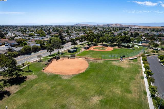 4501 Alice Way, Union City CA: https://media.crmls.org/mediaz/6e768a1f-8d66-4661-9fa6-aefa38ab960b.jpg