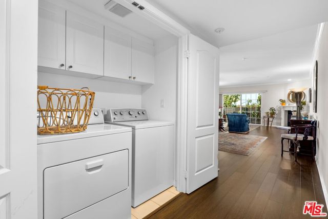 1948 Malcolm Avenue, Los Angeles CA: https://media.crmls.org/mediaz/6e772edc-7cc6-4436-a237-073f2c15abe2.jpg