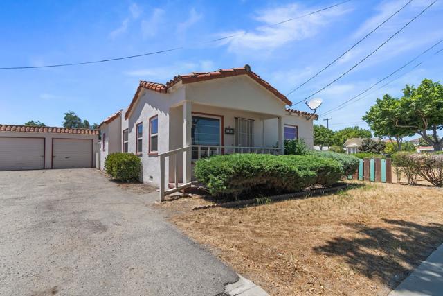 210 S 2nd Street, King City CA: https://media.crmls.org/mediaz/6e778f6d-3107-42a0-9ba9-a70b8ab83b7f.jpg