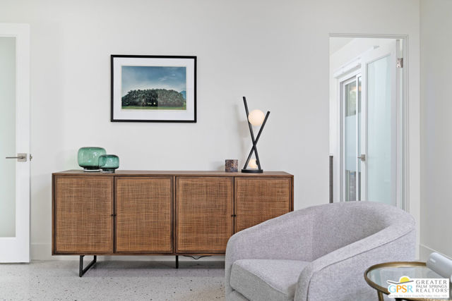 988 E Paseo El Mirador, Palm Springs CA: https://media.crmls.org/mediaz/6e7858b3-ec22-4973-91f5-f832abd8803b.jpg