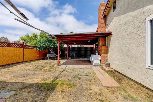1468 Leaf Ter, San Diego CA: https://media.crmls.org/mediaz/6e787249-5374-43e5-8d47-688cb57cc4d2.jpg