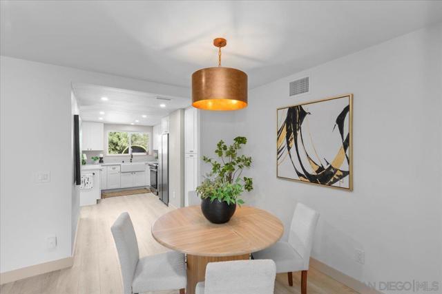 16566 Caminito Vencinos, San Diego CA: https://media.crmls.org/mediaz/6e7897eb-e439-4b89-9a83-77e132838588.jpg