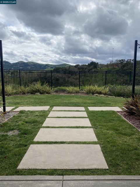 39103 Via Vicenza, San Ramon CA: https://media.crmls.org/mediaz/6e78a27e-adb8-4b74-9ac0-585303141350.jpg