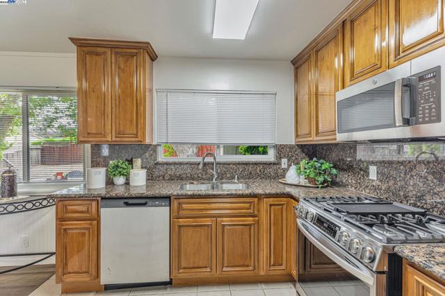 7600 Ironwood Dr, Dublin CA: https://media.crmls.org/mediaz/6e792203-cf0f-414d-91b5-6ee07859a5b2.jpg
