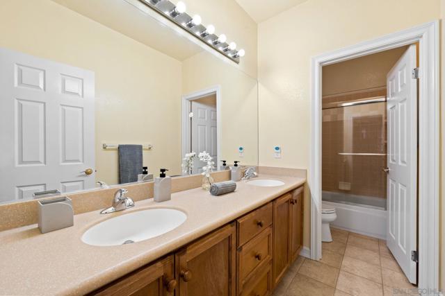 Image 35 of 69 For 11766 Treadwell Dr