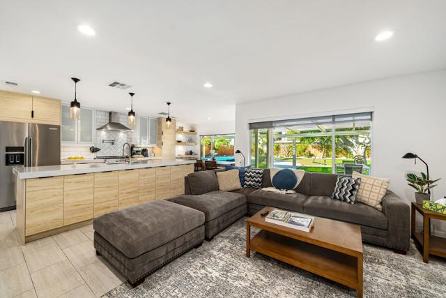 74277 Myrsine Avenue, Palm Desert CA: https://media.crmls.org/mediaz/6e7996c5-2d26-4d72-a4c7-0e5dd0d6009e.jpg