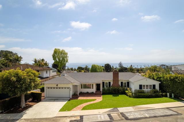 6018 Folsom Drive, La Jolla CA: https://media.crmls.org/mediaz/6e79b651-d024-46b2-94c7-e28ce91dfe7c.jpg
