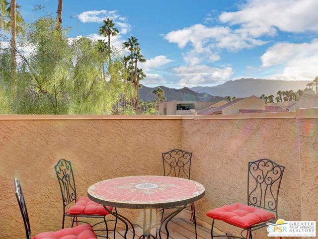 73429 Foxtail Lane, Palm Desert CA: https://media.crmls.org/mediaz/6e7a23fd-78f1-4170-a281-e2f6ad05c162.jpg