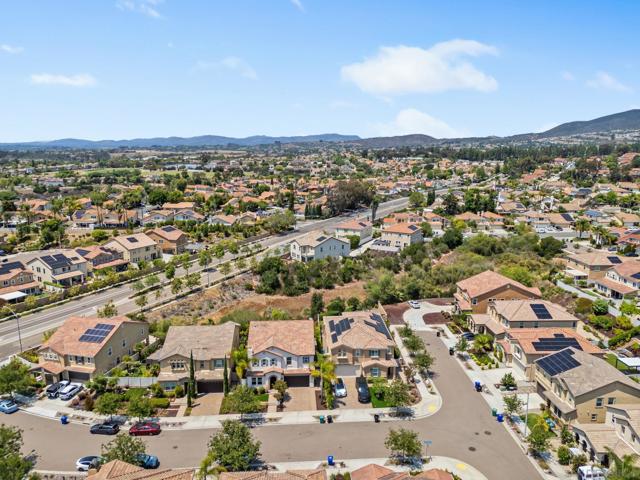 12712 Cloudbreak Ave, San Diego CA: https://media.crmls.org/mediaz/6e7a43a1-c08c-4e7b-9622-412e3db80a22.jpg