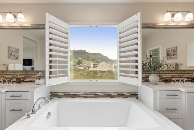 Detail Gallery Image 34 of 56 For 21821 Deer Grass Dr, Escondido,  CA 92029 - 4 Beds | 4/2 Baths