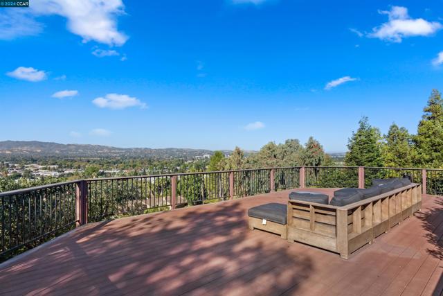 Image 1 of 60 For 830 Ridge Dr
