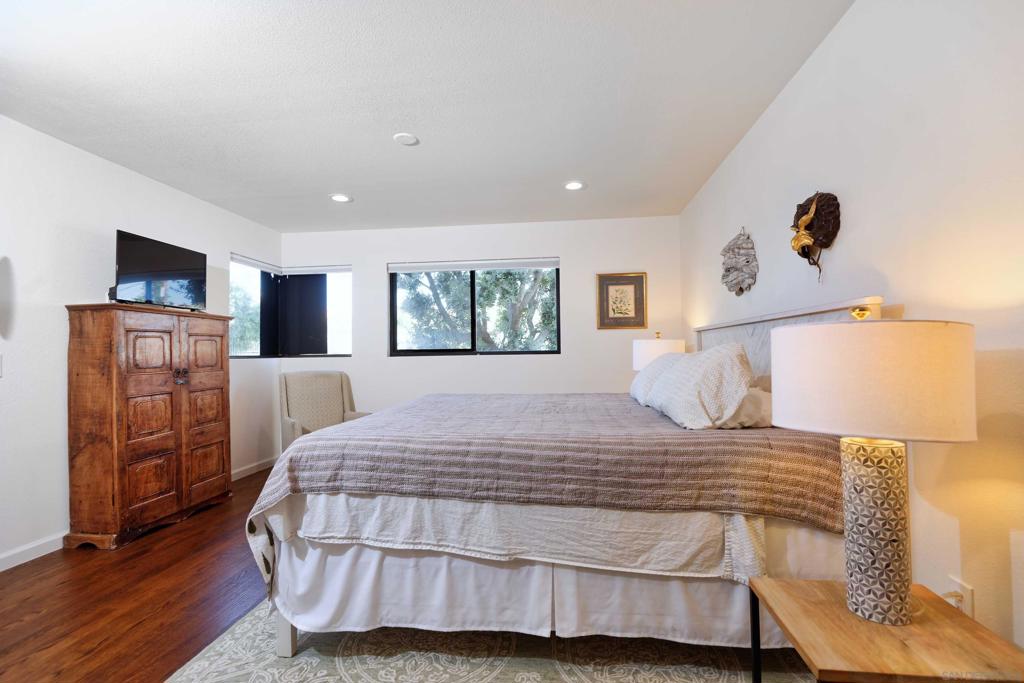 MLS #250043614SD image #23