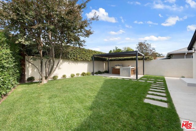 13949 Cumpston Street, Sherman Oaks CA: https://media.crmls.org/mediaz/6e7b425b-decb-497c-ad40-851f9880c9e9.jpg