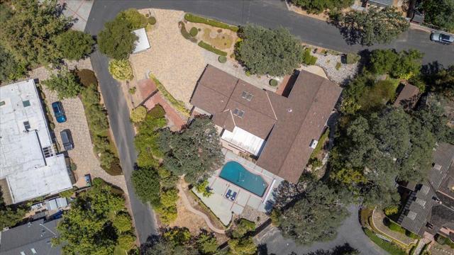 17095 Summit Way, Los Gatos CA: https://media.crmls.org/mediaz/6e7b55e6-f55f-43d5-91e0-66ed126ae206.jpg