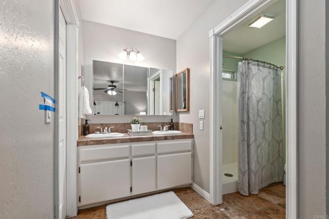 25119 Como Esta Court, Ramona CA: https://media.crmls.org/mediaz/6e7c7343-eb14-46c4-8143-83607e448e43.jpg