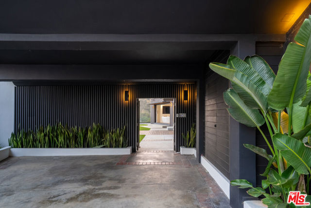 8021 Floral Avenue, Los Angeles CA: https://media.crmls.org/mediaz/6e7c75d6-9881-4aaf-bcae-bf1391b9ac46.jpg