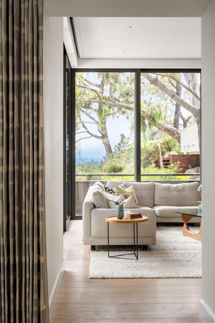 404 Pine Needles, Del Mar CA: https://media.crmls.org/mediaz/6e7c80c8-847f-4558-ae03-d1bbcc513ed8.jpg