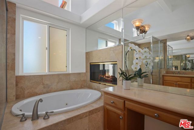 6436 Lunita Road, Malibu CA: https://media.crmls.org/mediaz/6e7cbeb8-abbc-4ec8-9bae-7e2a6ce2973f.jpg