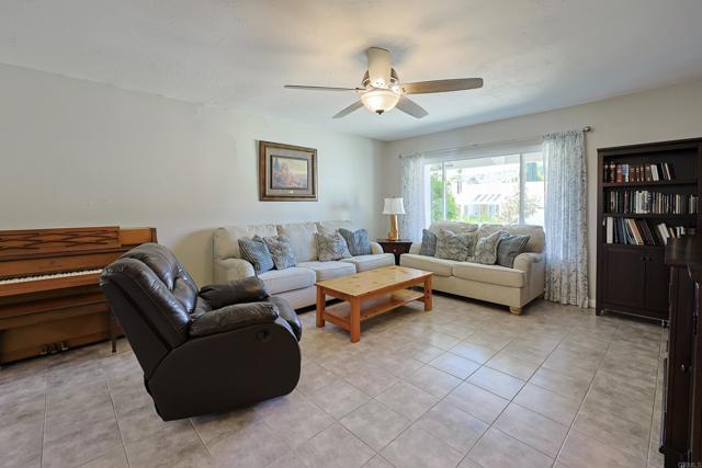 Detail Gallery Image 6 of 53 For 10225 Molino, Santee,  CA 92071 - 5 Beds | 2/1 Baths