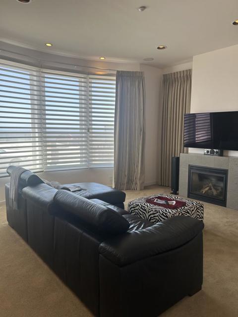 944 W West Cliff Drive, Santa Cruz CA: https://media.crmls.org/mediaz/6e7d6e8a-e2ff-49e7-acdf-9f66ec4a744e.jpg