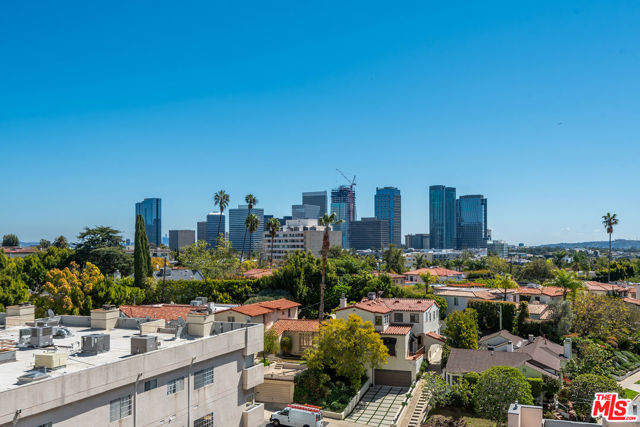 10490 Wilshire Boulevard, Los Angeles CA: https://media.crmls.org/mediaz/6e7dc8a4-e2e9-40f9-9c95-34ba4b682a2f.jpg