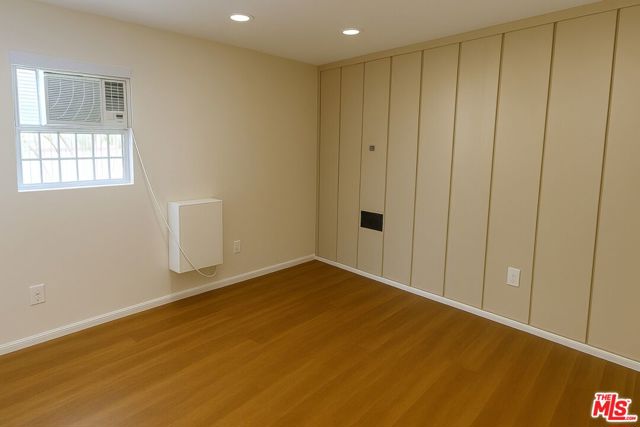 928 N Genesee Avenue, West Hollywood CA: https://media.crmls.org/mediaz/6e7dcadd-85fc-493e-bcc4-b2bae60c1ad4.jpg