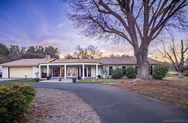 17665 Highway 67, Ramona CA: https://media.crmls.org/mediaz/6e7dfced-4f56-4df3-b5d0-81dd803d9ace.jpg