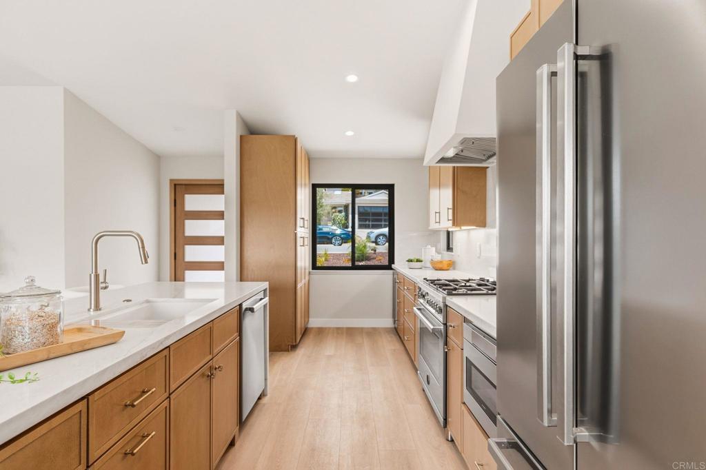 2348 Grandview Street - photo 10